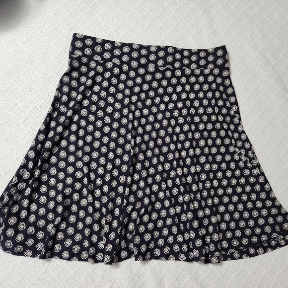 Loft blue floral skirt size medium‎ - Picture 3 of 6